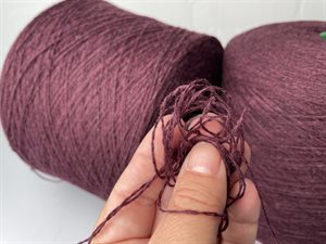 Shetlandsuld 2 trådet - smuk mørk bordeaux, 100 gram